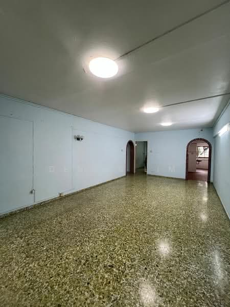 112 Tampines Street 11